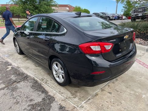 Used 2017 Chevrolet Cruze LT w/ Sun And Sound Package image 2