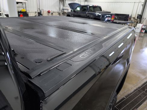 Used 2024 GMC Sierra 1500 AT4 w/ Technology Package image 7