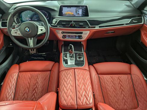 Used 2020 BMW 750i xDrive w/ Executive Package AWD/4WD image 21