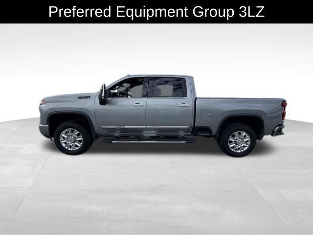 Used 2024 Chevrolet Silverado 2500 High Country w/ High Country Premium Package AWD/4WD image 4