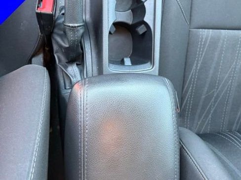 Used 2017 Ford Focus SE FWD image 23