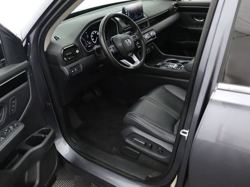 Used 2024 Honda Pilot Touring image 17