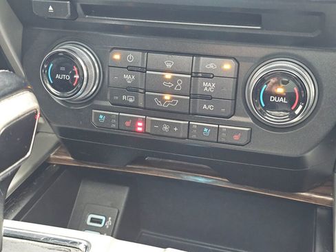 Used 2018 Ford F150 Lariat w/ Equipment Group 501A Mid image 29