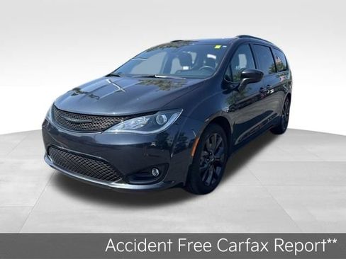 Used 2019 Chrysler Pacifica Touring Plus w/ S Appearance Package FWD image 3