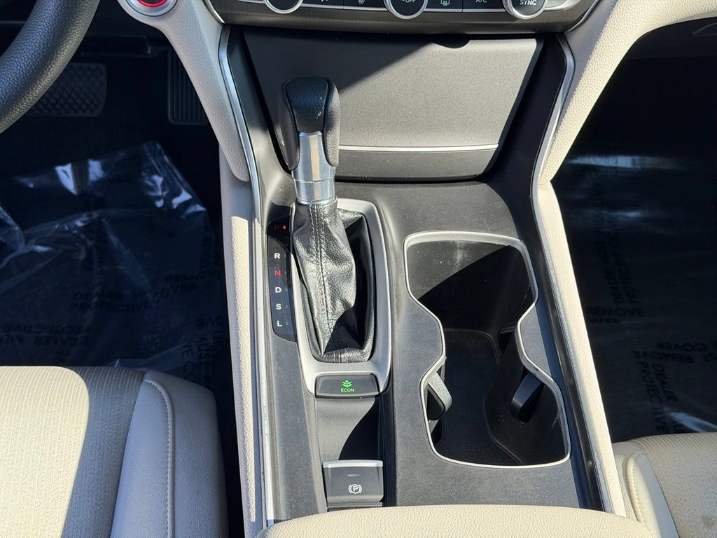 Used 2018 Honda Accord LX image 17
