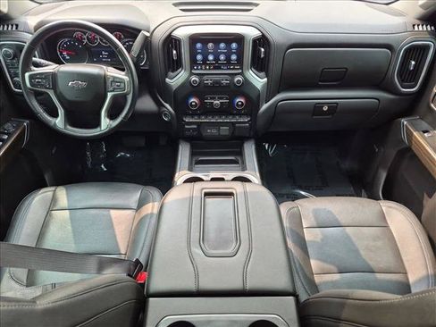 Used 2021 Chevrolet Silverado 1500 LT Trail Boss w/ Convenience Package II AWD/4WD image 17