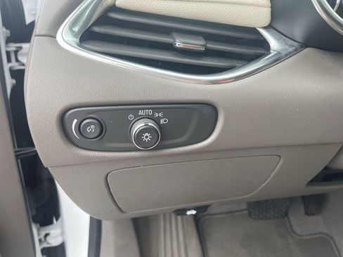 Used 2020 Chevrolet Malibu Premier FWD image 18