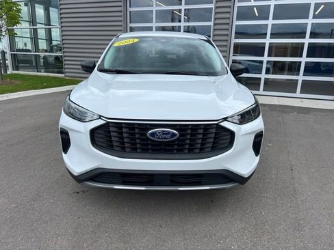 Used 2024 Ford Escape Active AWD/4WD image 2
