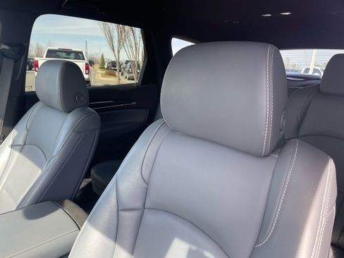 Used 2023 Buick Enclave Essence image 22