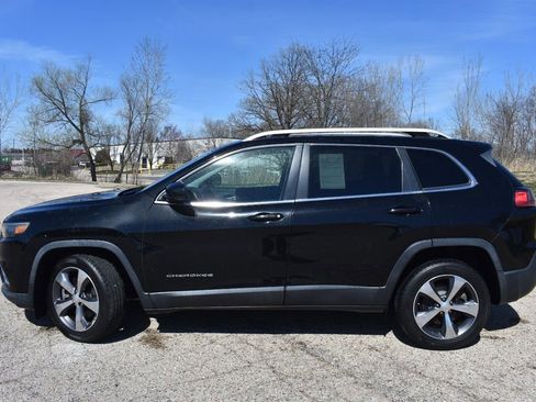 Used 2019 Jeep Cherokee Limited image 3