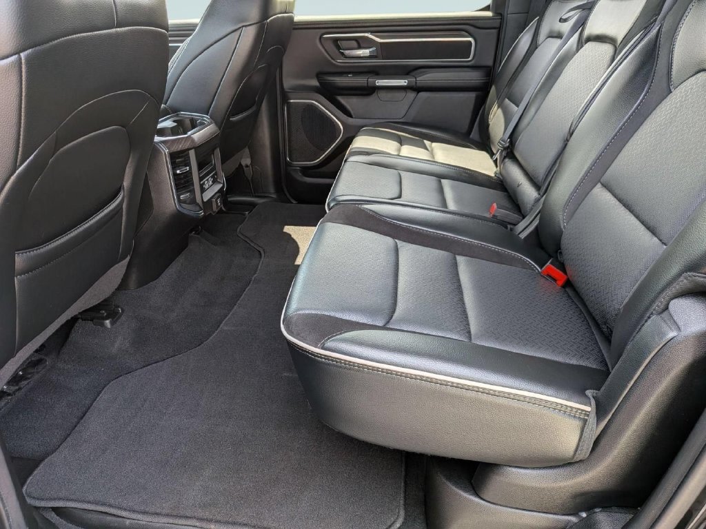 Used 2025 RAM 1500 Laramie AWD/4WD image 29