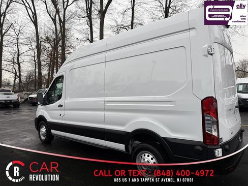 Used 2024 Ford Transit 250 148 High Roof AWD image 4