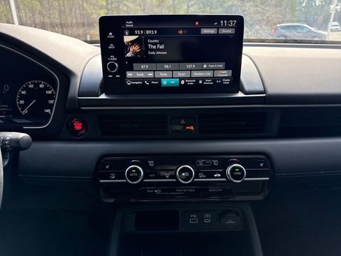 Certified 2023 Honda Pilot Touring image 16