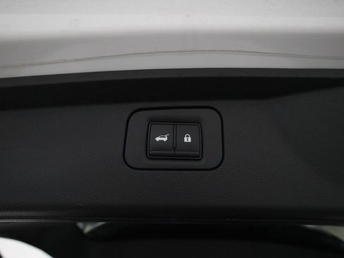 Certified 2025 Nissan Armada SL w/ Captain's Chari Seat Package AWD/4WD image 15