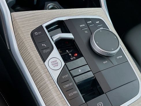 Used 2025 BMW 330i Sedan image 25