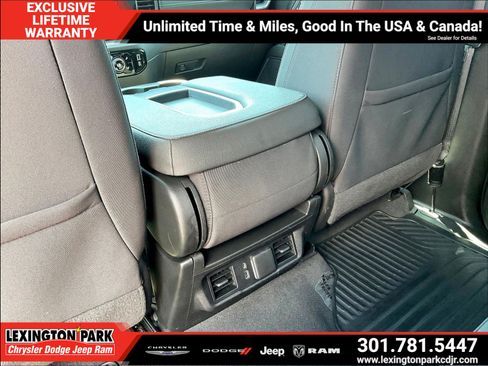 Used 2022 Chevrolet Silverado 1500 LT AWD/4WD image 11
