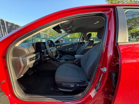 Used 2025 Kia K4 LXS FWD image 25