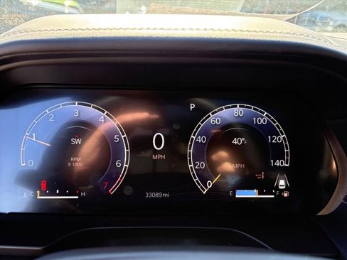 Used 2023 Jeep Grand Cherokee Overland w/ Adv Protech Group III AWD/4WD image 7