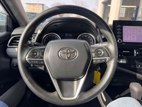 Used 2022 Toyota Camry LE image 21