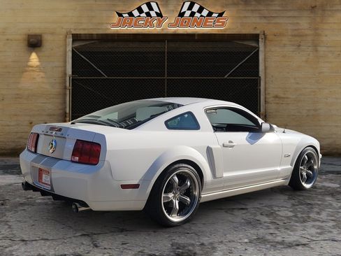 Used 2007 Ford Mustang GT RWD image 6