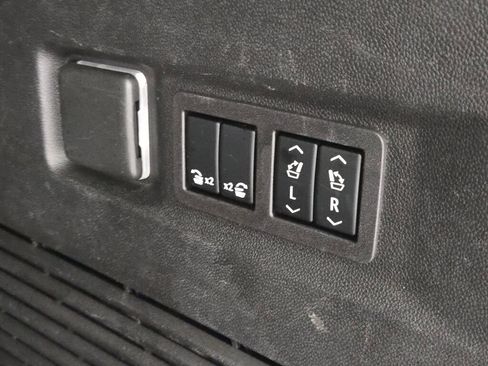 Used 2023 GMC Yukon AT4 AWD/4WD image 21