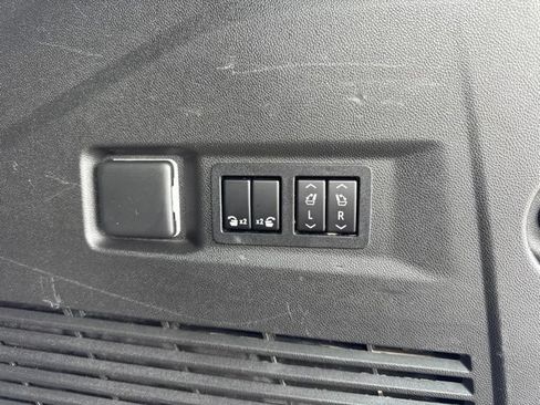 Used 2022 GMC Yukon Denali AWD/4WD image 7
