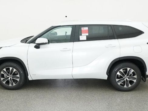 New 2026 Toyota Highlander XLE AWD/4WD image 16