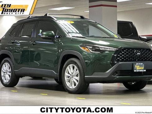 Certified 2024 Toyota Corolla Cross LE image 1