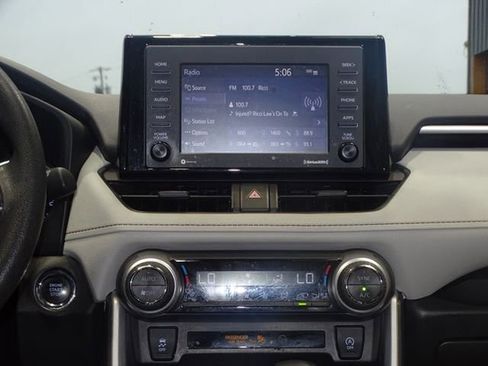 Used 2021 Toyota RAV4 XLE image 26