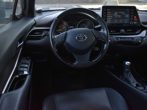 Used 2019 Toyota C-HR Limited FWD image 17