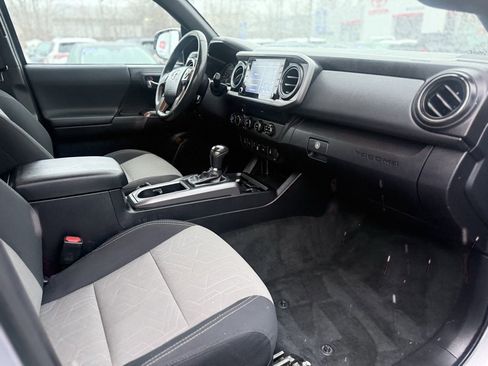 Certified 2020 Toyota Tacoma TRD Off-Road image 20