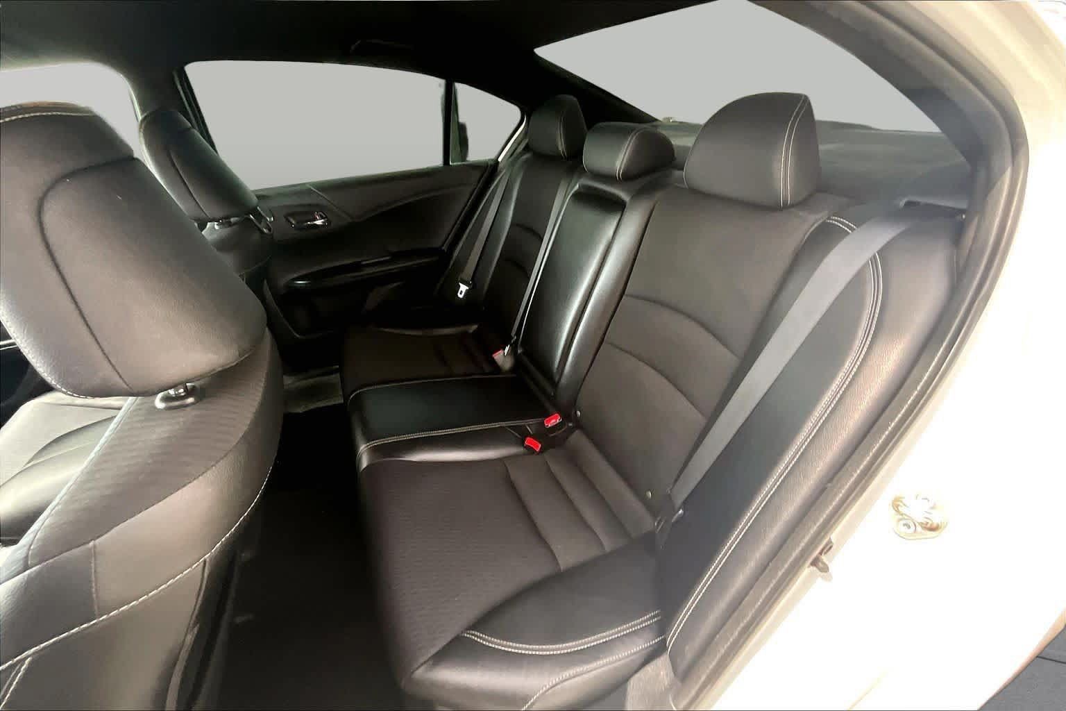 Used 2016 Honda Accord Sport image 19