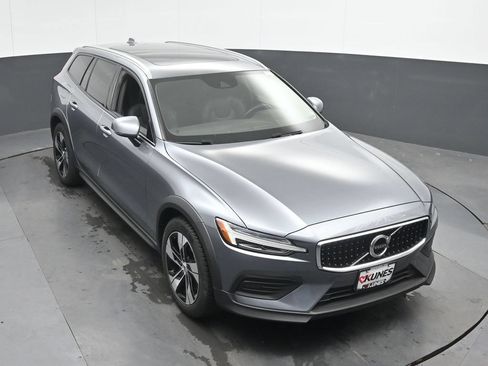 Used 2020 Volvo V60 T5 Cross Country w/ Protection Package AWD/4WD image 16