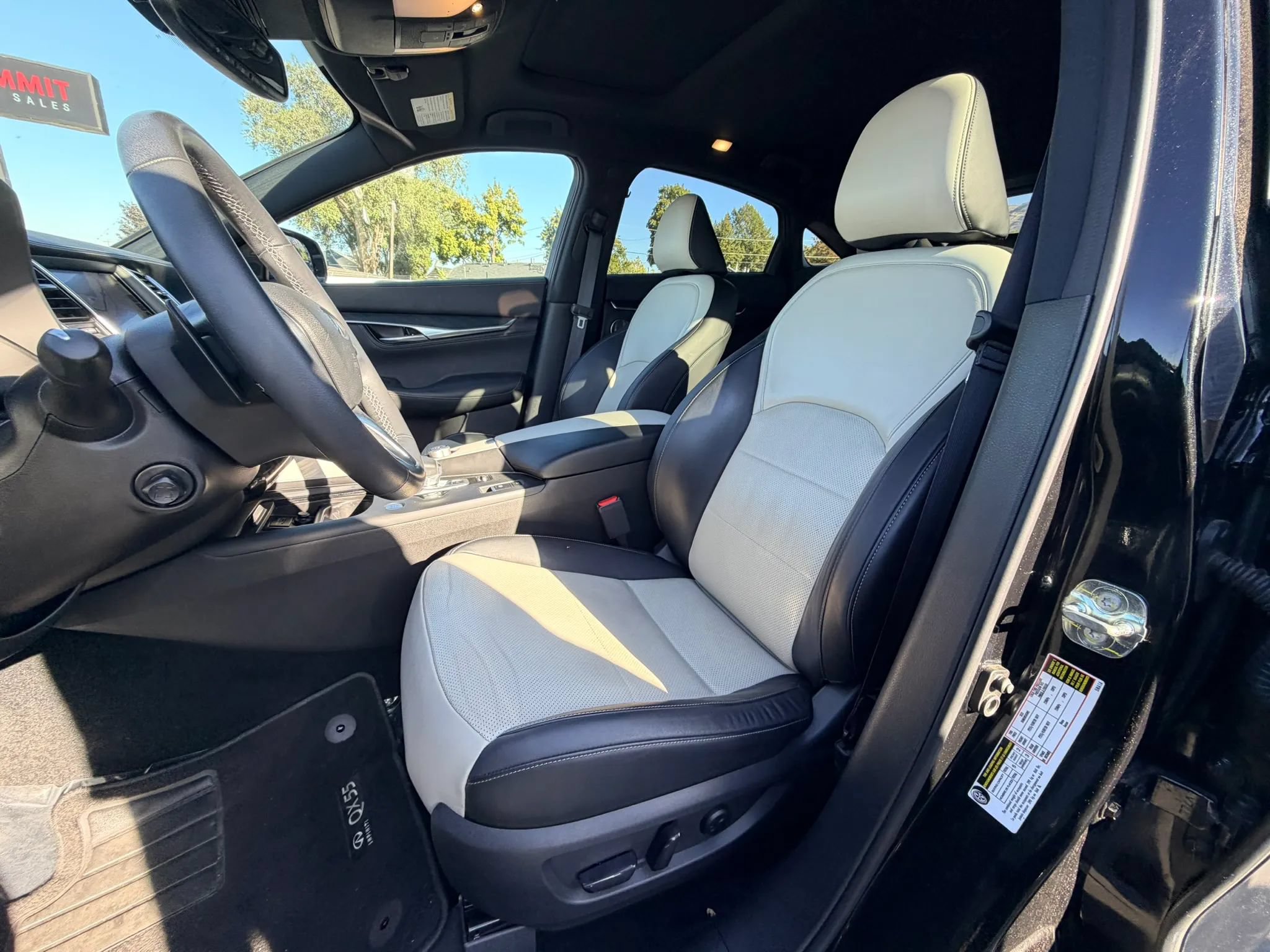 Used 2023 INFINITI QX55 Sensory w/ Lighting Package AWD/4WD image 10