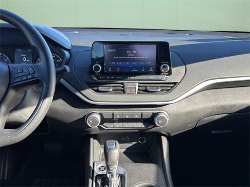 Used 2024 Nissan Altima 2.5 S image 21