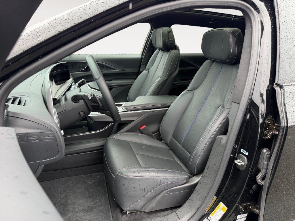 Used 2024 Cadillac Lyriq Sport AWD/4WD image 7