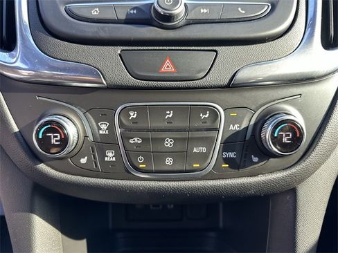 Used 2020 Chevrolet Equinox LT image 20