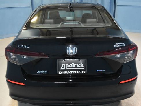 Used 2025 Honda Civic Sport image 32