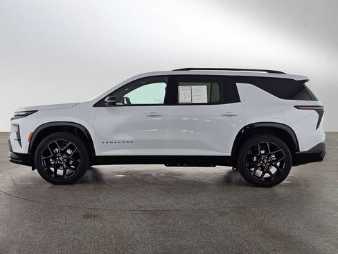 Used 2026 Chevrolet Traverse RS w/ LPO, Floor Liner Package FWD image 6