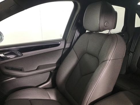 Certified 2026 Porsche Macan AWD/4WD image 22