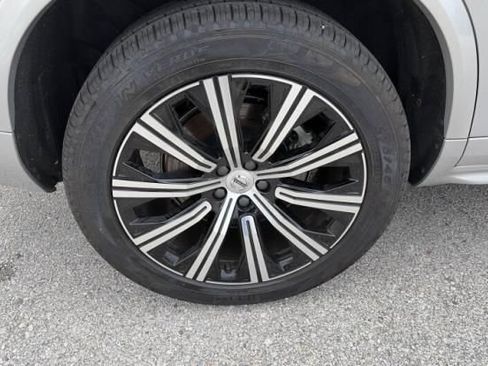 Used 2025 Volvo XC90 B5 Core AWD/4WD image 9