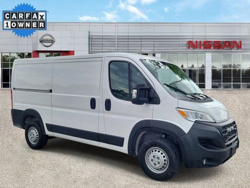 Used 2025 RAM ProMaster 2500 w/ Convenience Group FWD image 2