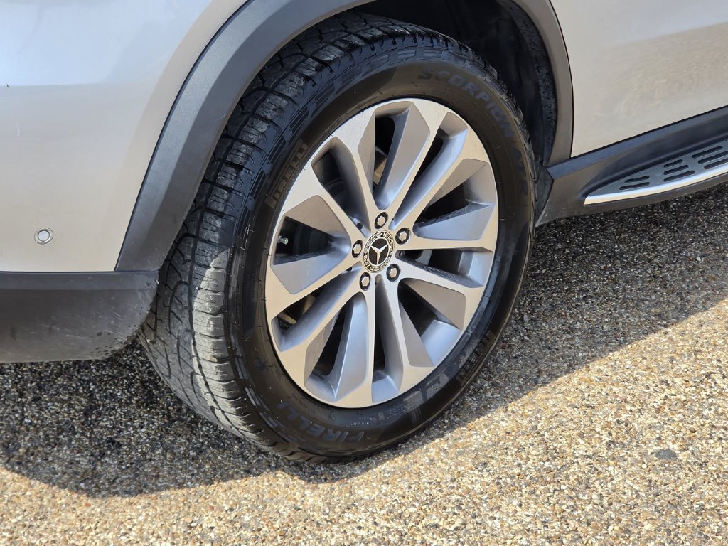 Used 2020 Mercedes-Benz GLE 350 4MATIC image 9