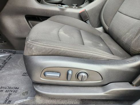 Used 2022 GMC Terrain SLE w/ Driver Convenience Package FWD image 25