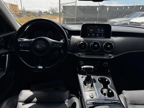 Used 2019 Kia Stinger RWD image 10