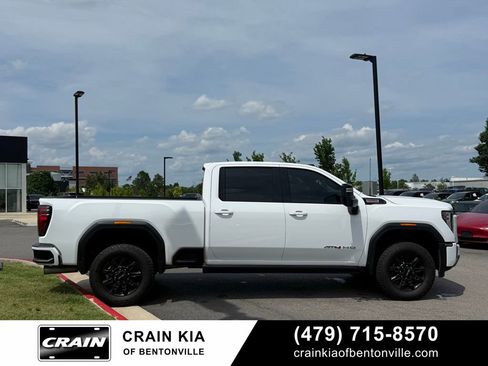 Used 2024 GMC Sierra 2500 AT4 w/ AT4 Premium Plus Package AWD/4WD image 8