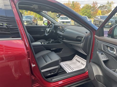 Used 2021 Nissan Rogue SL image 14