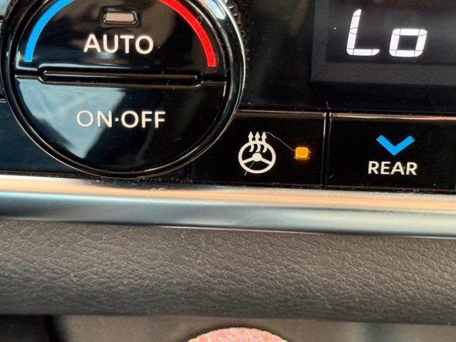 Used 2021 Nissan Rogue Platinum AWD/4WD image 25