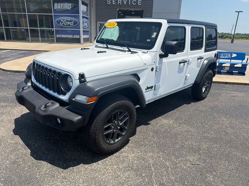 Used 2024 Jeep Wrangler Unlimited Sport AWD/4WD image 2