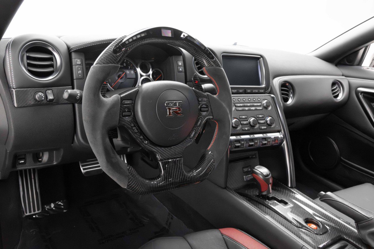 Used 2014 Nissan GT-R Black Edition AWD/4WD image 6